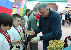 В Красноярске прошел региональный этап Всероссийских спортивных соревнований школьников среди городских классов-команд «Президентские состязания». Участниками соревнований стали…